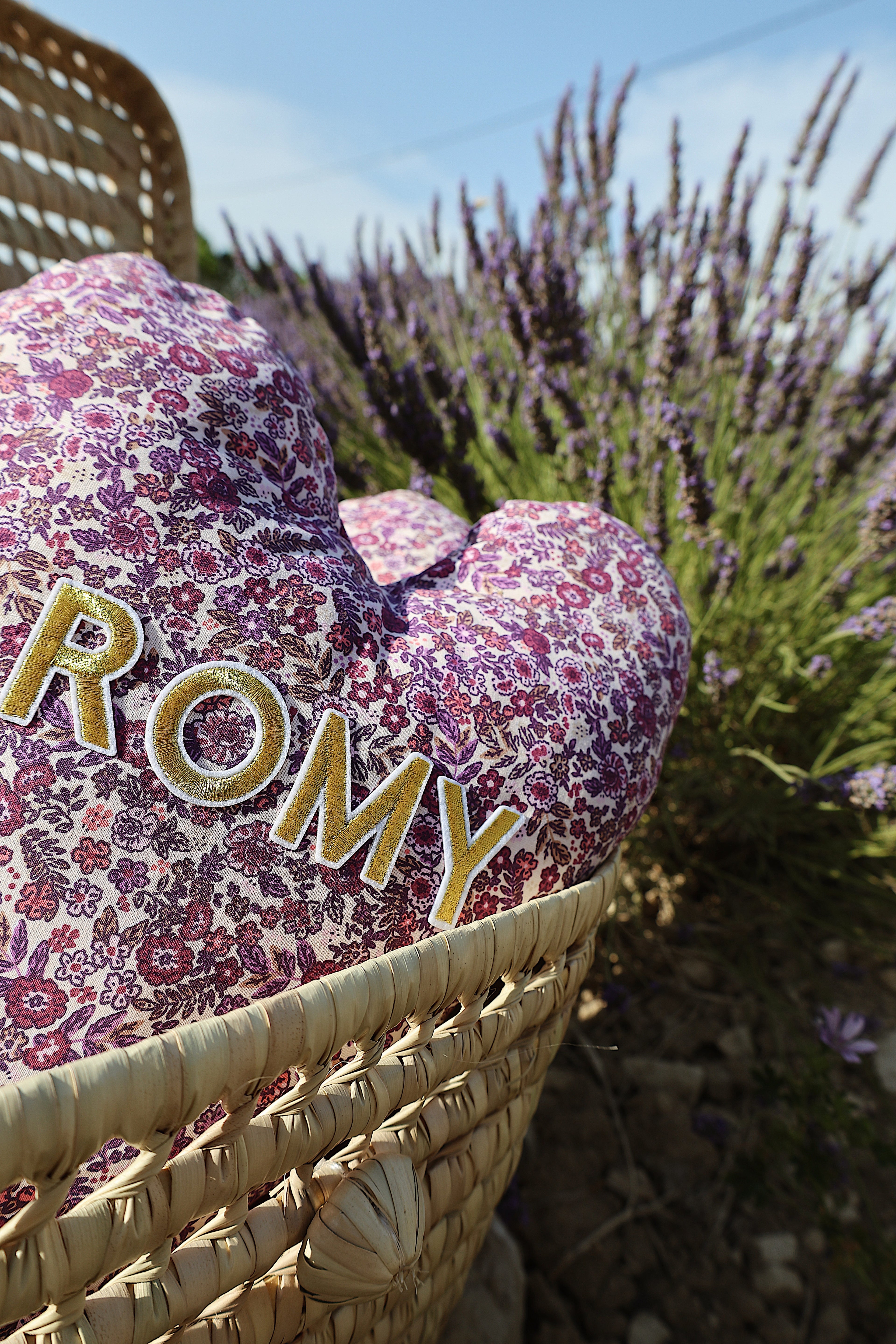 Le coussin coeur fleuri