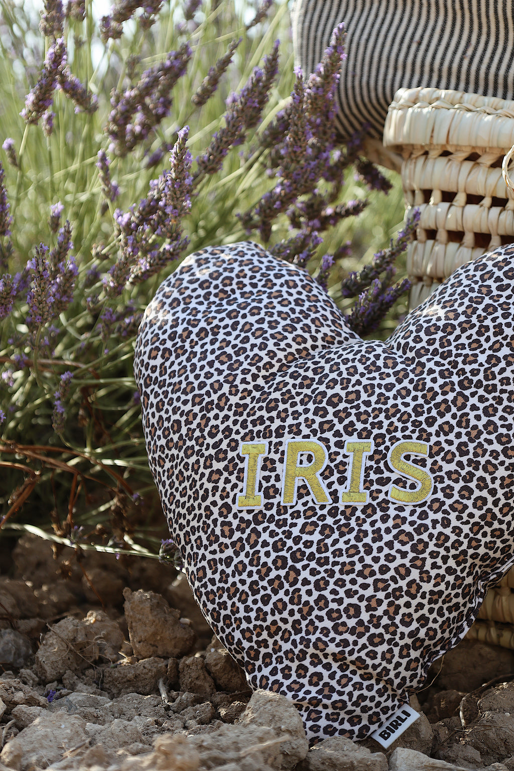Le coussin coeur léopard