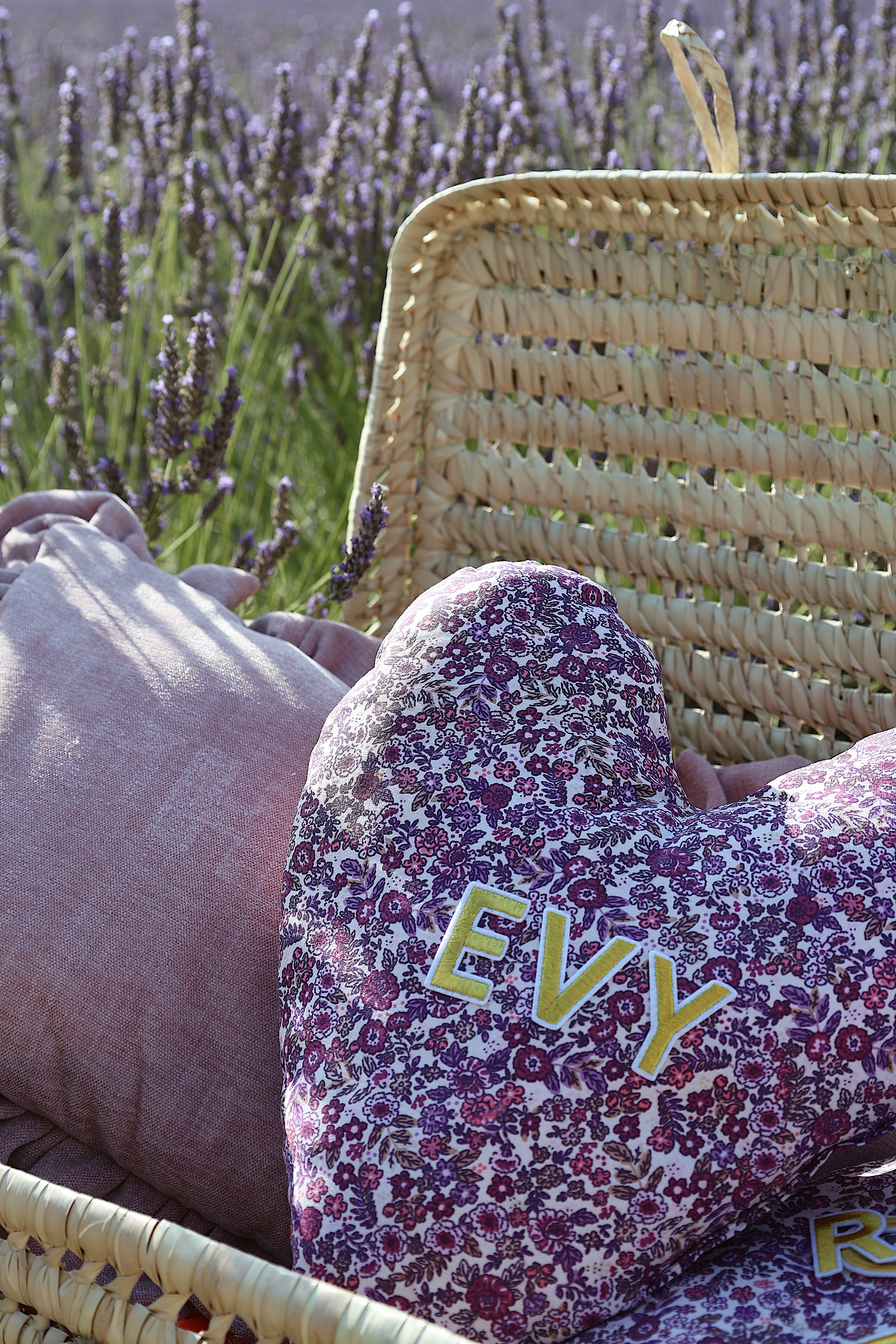 Le coussin coeur fleuri